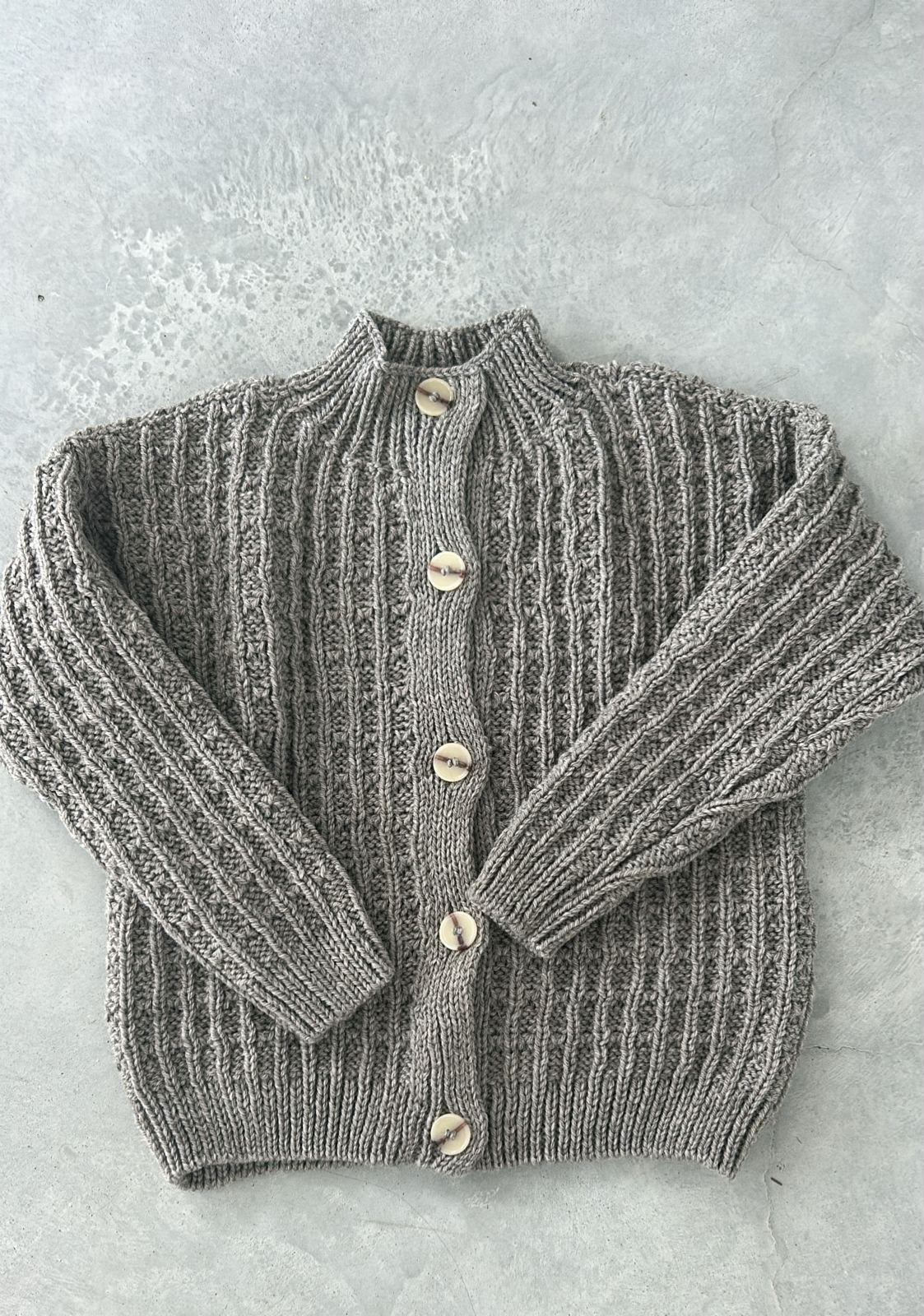 Cardigan tierra